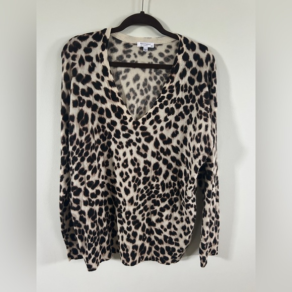 Equipment Cream and Black Leopard Sweater 100% Cashmere medium - Picture 1 of 11